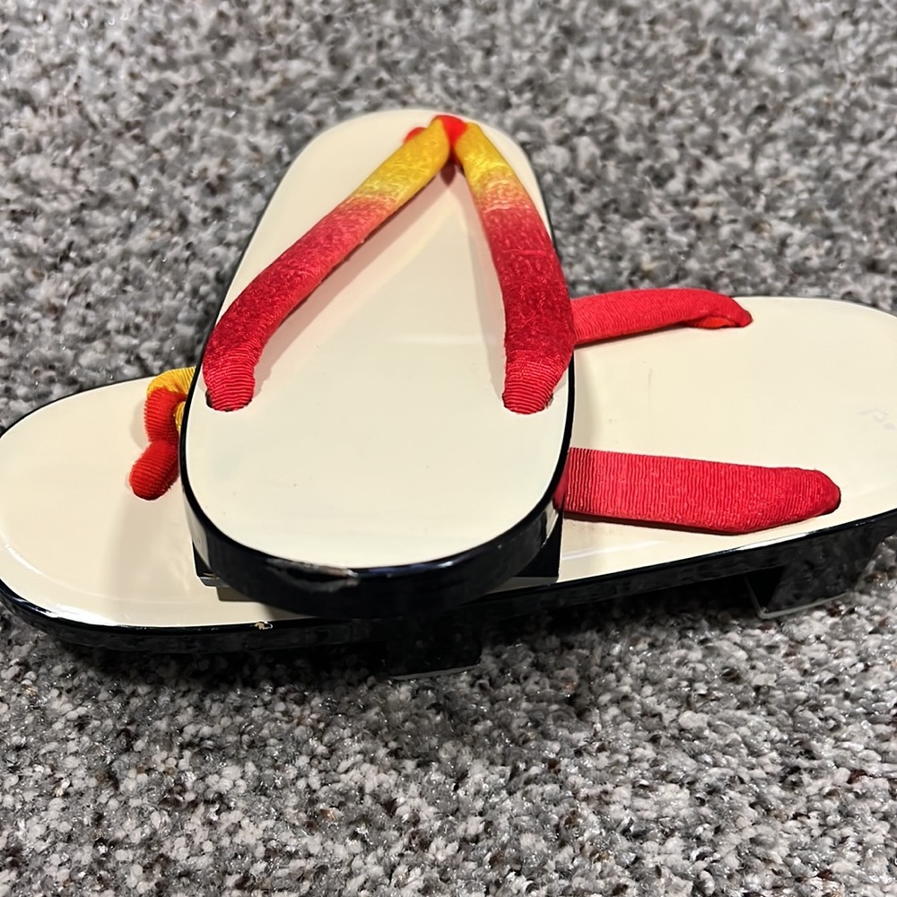 Japanese Wooden shoes - Picture 3 of 5